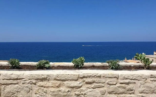 Zefyros Suite , Seafront retreat !