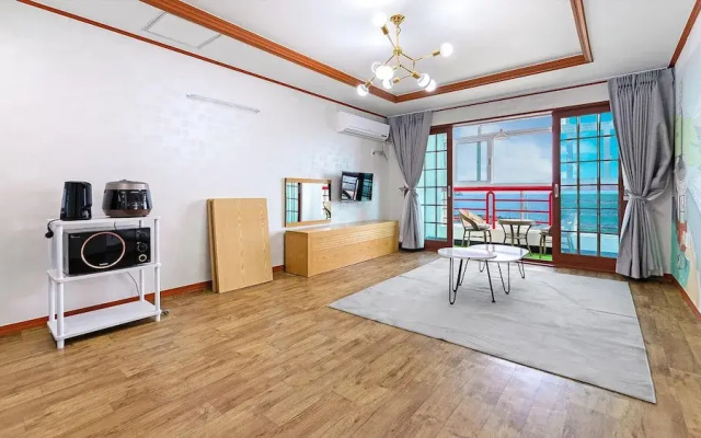 Jeju Badaaehyanggi Pension