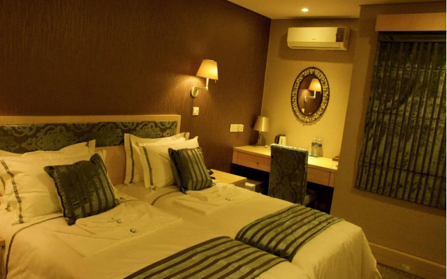 Aquarian Tide Hotel