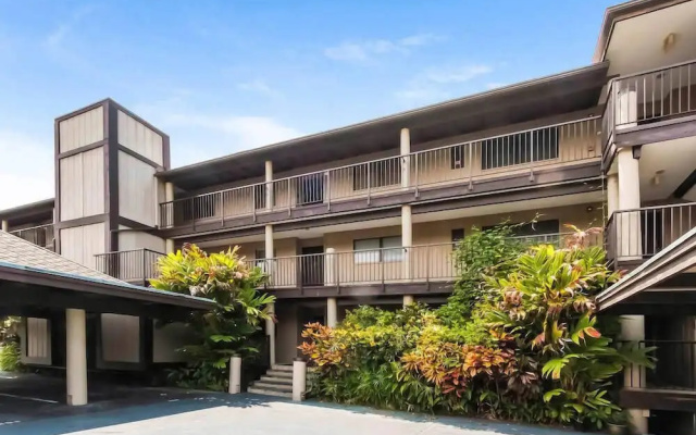 Kona Nalu Oceanfront Condo & More!