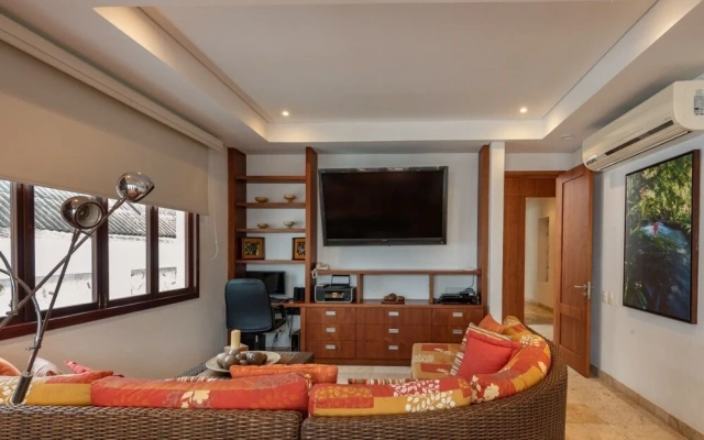 Amazing 6BR 2Pools - Sundeck & BBQ