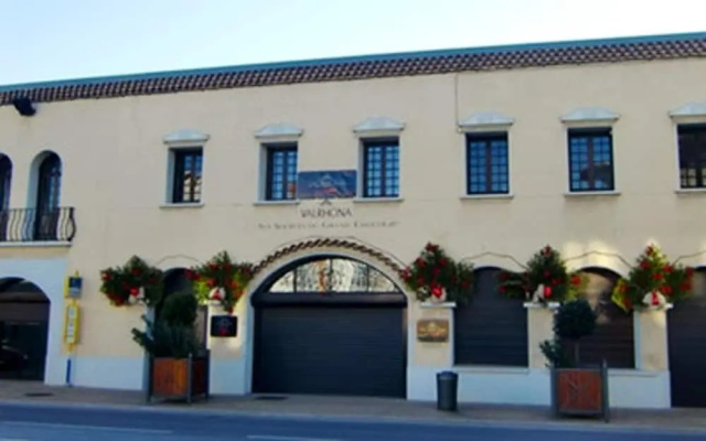 hotelImage