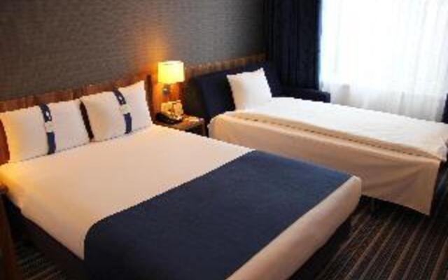 Отель Premier Inn Duesseldorf City Centre