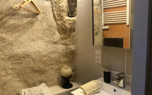 Troglodyte Loft 2