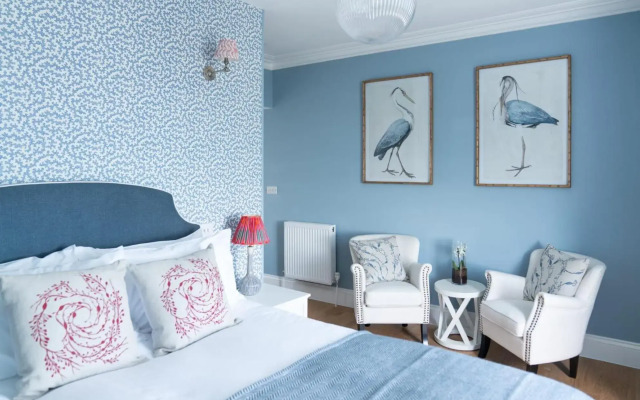 Pink Beach Guest House