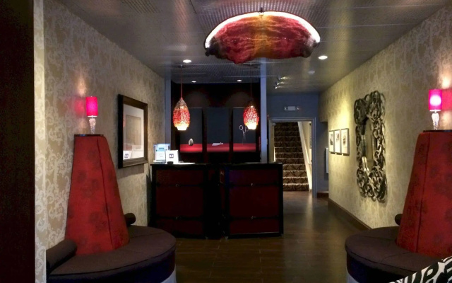 Chestnut Hill Hotel