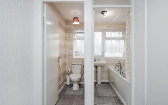 Tms Lovely 3 Bed House-tilbury-free Parking