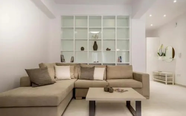 Acropolis Museum - Modern Living [I]
