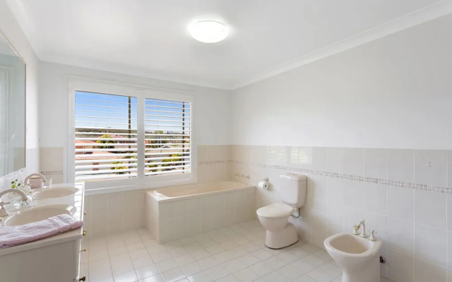 The Porthole, 4