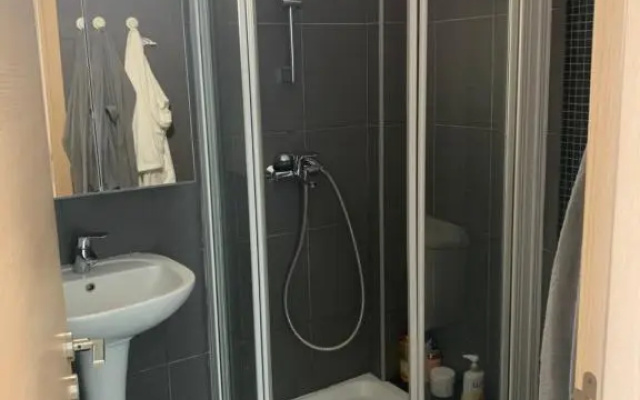 One-bedroom beach apartment, 30m from the best beach