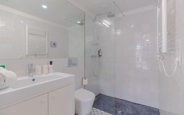 Tower 4T in Oporto With 1 Bathrooms
