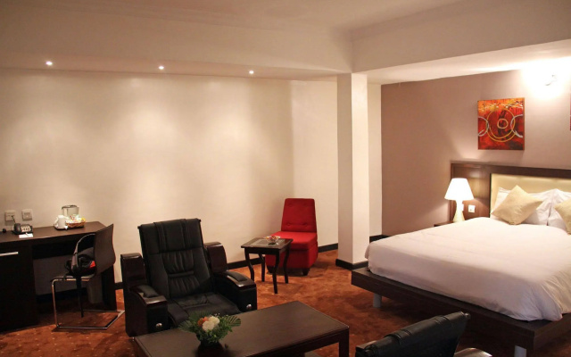 Plus Lagos Ikeja Hotel