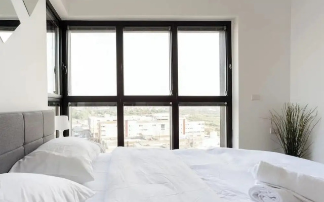 Luxury APT Tower Spectacular Sea View