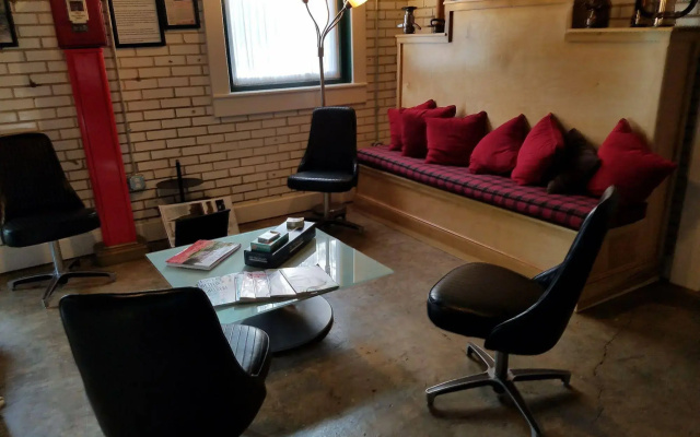 HI Little Rock Firehouse Hostel & Museum