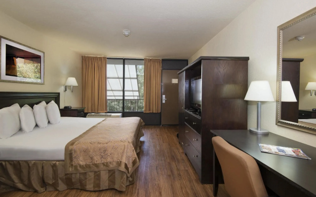 Markham House Suites