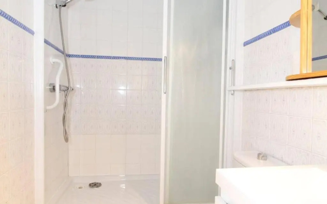 Appartement Balaruc-les-Bains, 1 pièce, 4 personnes - FR-1-553-48