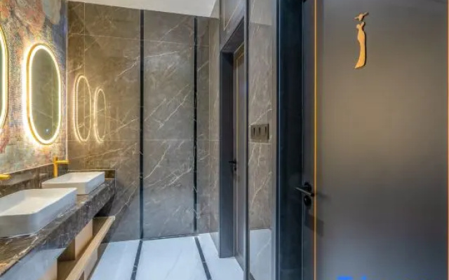 Yachne Light Luxury Hotel