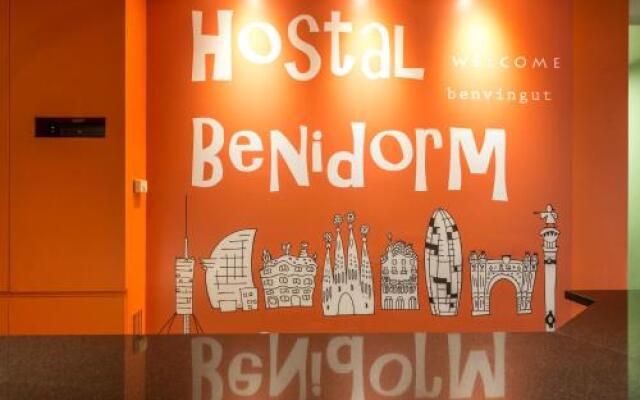 Отель Hostal Benidorm Барселона вид на фасад