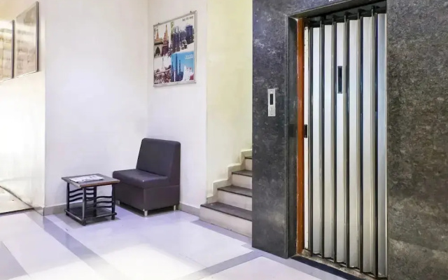 Hotel Mangesh Plaza