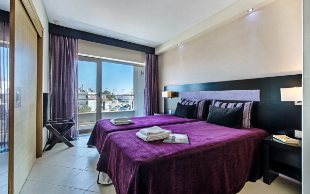 Hotel Apartamento Areias Village