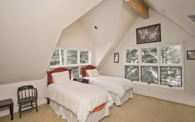 Vermont Road Chalet