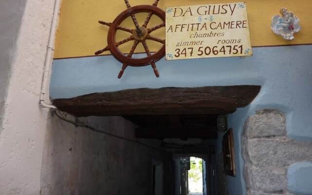 Отель Giusy Isola dei Pescatori вид на фасад