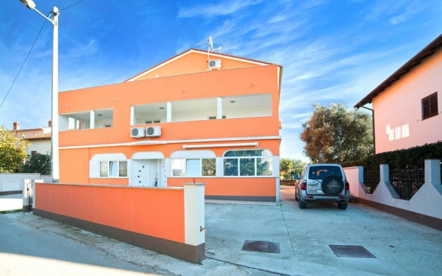 Apartments Orange Medulin