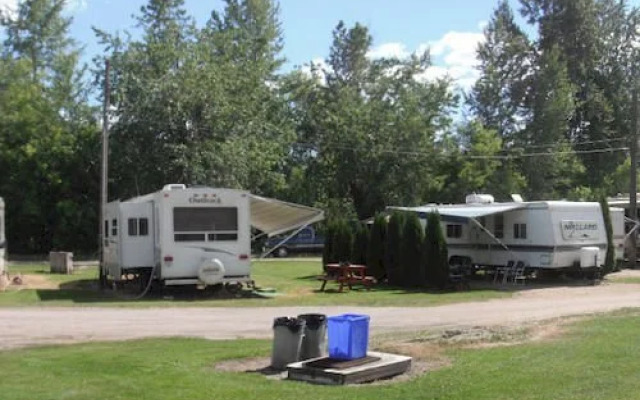 Salmon River Motel and RV Park