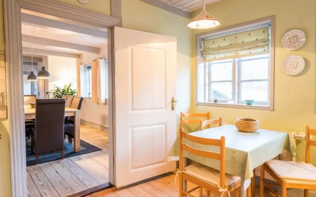 6 Person Holiday Home in Hemmet