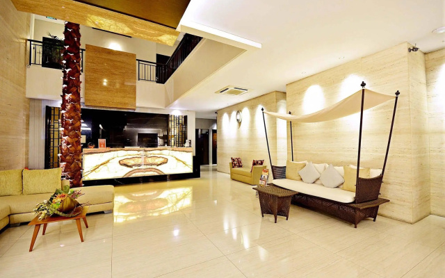 ZEN Rooms Kuningan Tiong