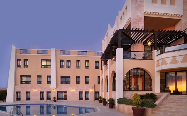 Отель Petra Marriott Hotel Иордания, Вади-Муса - отзывы, цены и фото номеров - забронировать отель Petra Marriott Hotel онлайн вид на фасад
