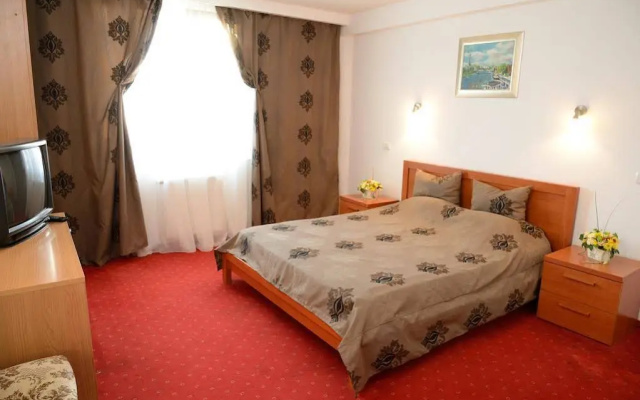 Hotel Trio