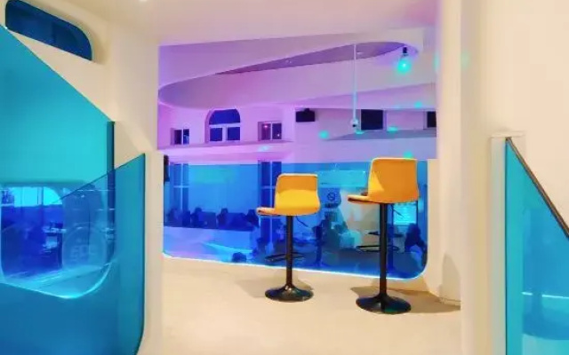 Blue Arc E-Sport Hotel