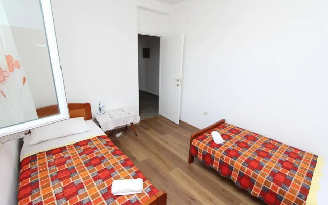 Apartment Dina