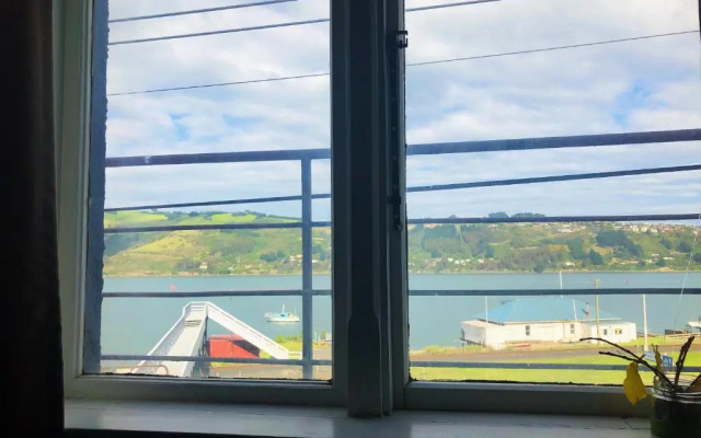 Harbourview Stadium Hotel