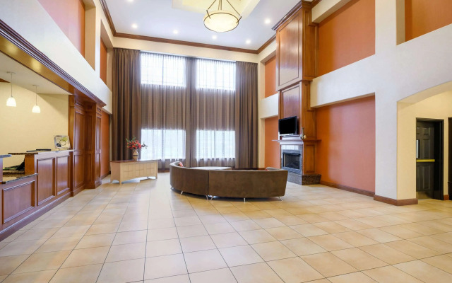 La Quinta Inn & Suites by Wyndham Longview North