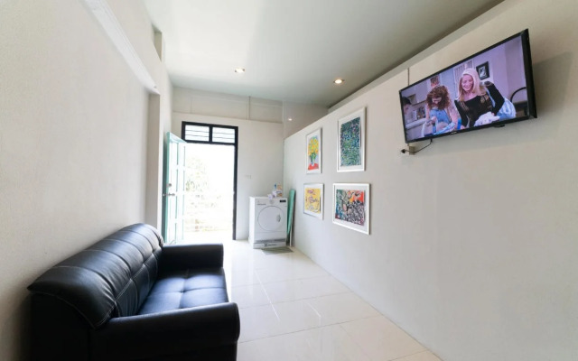 H2B Hostel