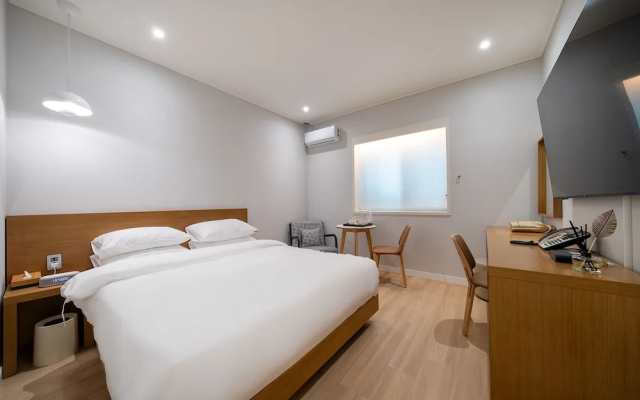 Mono Hotel