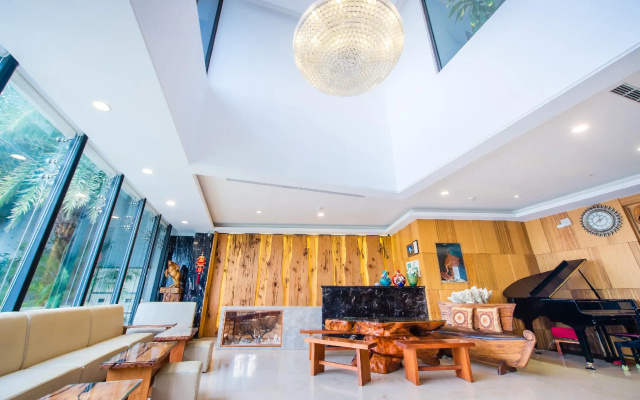 Oceanic Pearl Resort