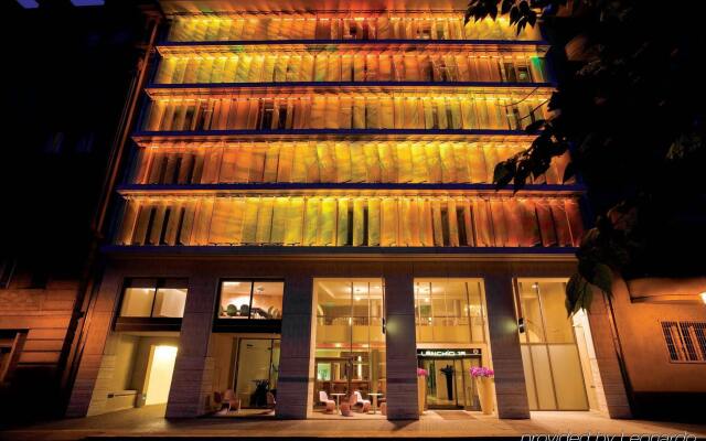 Lanchid 19 Design Hotel вид на фасад
