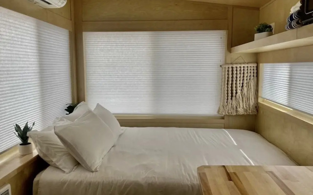Cedar Creek Lodging & RV Park