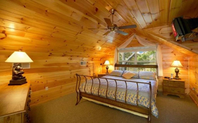A Slice of Heaven 2 Br cabin by RedAwning