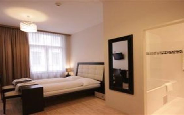 Pension A & A in Vienna, Austria from 252$, photos, reviews - zenhotels.com guestroom