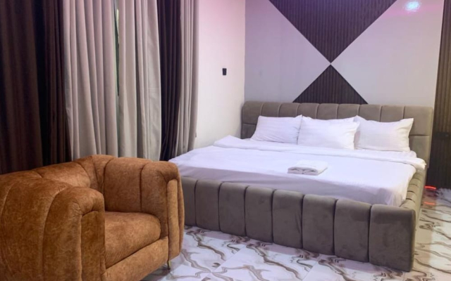 Tiano Hotel & Suites