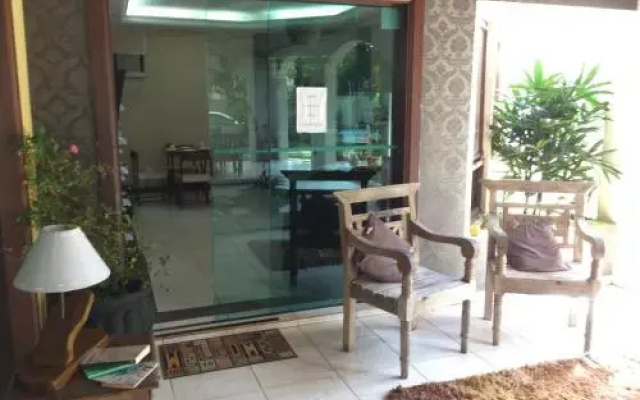 The House Plaza Hotel