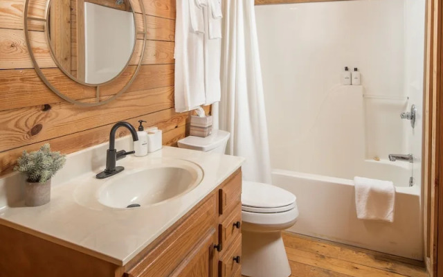 Red Feather Cabins 300