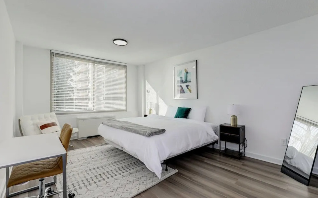Arlington Modern Comfort Meets City Life