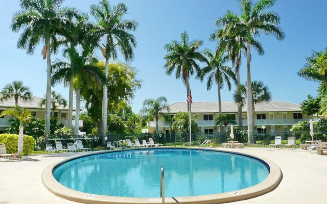Peaceful Condo With Pool and Steps to Beach