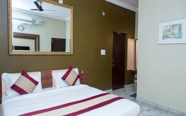 OYO 10499 Hotel Shiv Shakti