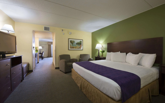 Edgewater Hotel & Waterpark